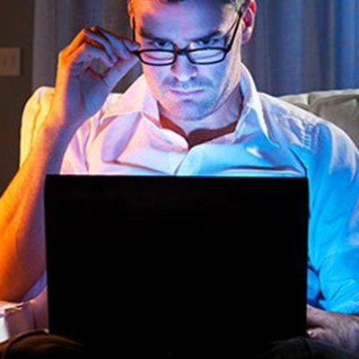 Empresas conseguem rastrear atividade de usuários em sites de contéudo adulto