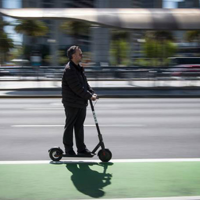 Morte de Youtuber com acidente em patinete elétrico faz alerta para a segurança