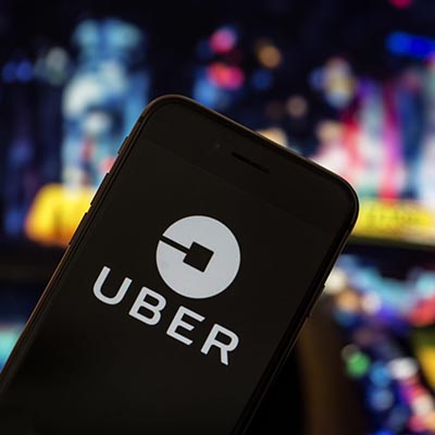 Motoristas de Uber utilizam fraude conhecida como Treme Treme para faturar mais com corridas.